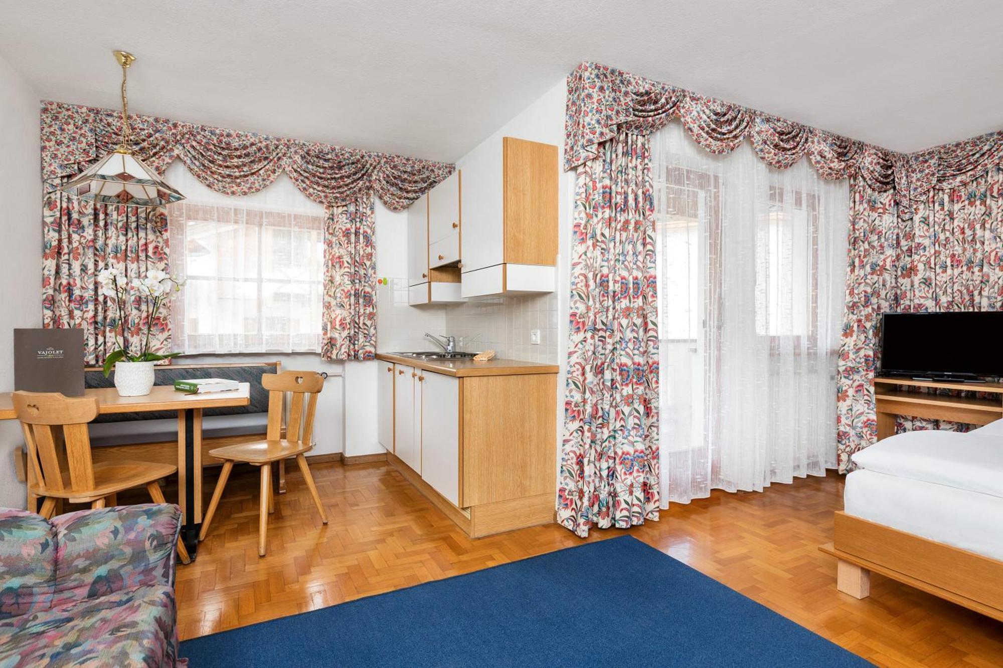 Studio Apartment